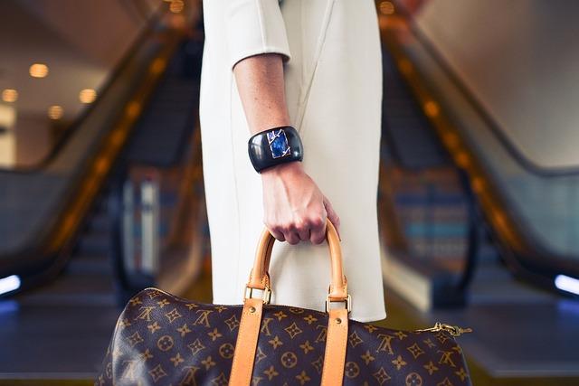 The Enduring Allure of the Neverfull in Modern Fashion