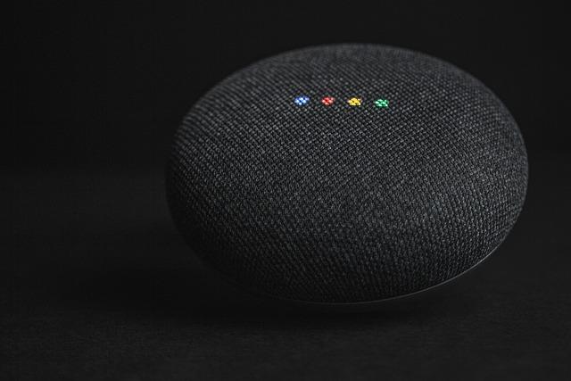Voice Assistant Versatility: How Each Hub Handles Commands