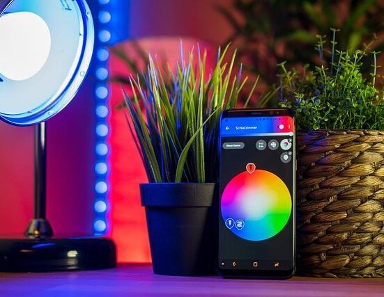Smart Light Panels Reviewed – Nanoleaf vs Govee vs Cololight
